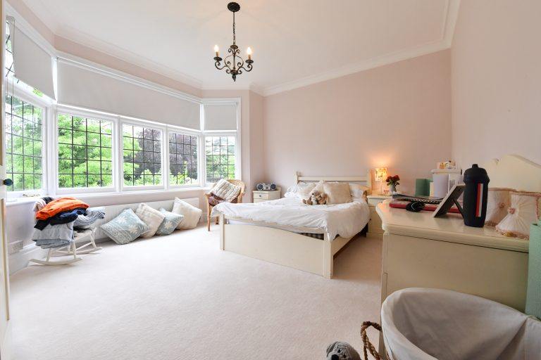 Mill Hill Family Home image 23