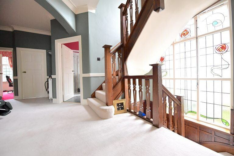 Mill Hill Family Home image 19