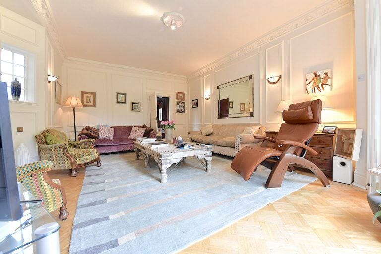 Mill Hill Family Home image 15