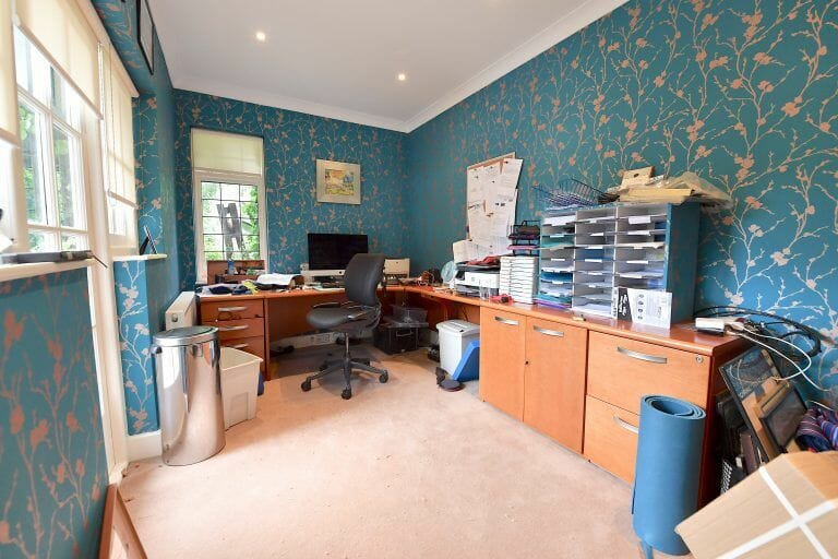 Mill Hill Family Home image 9