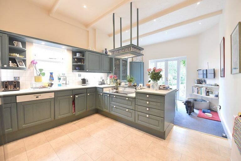 Mill Hill Family Home image 2