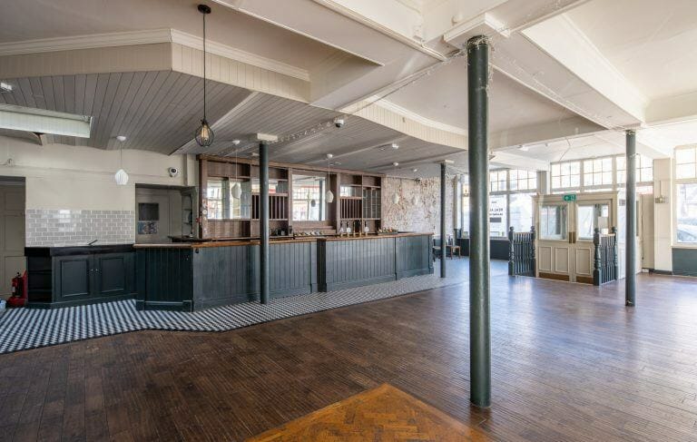 Empty Pub & Restaurant in Hammersmith image 7