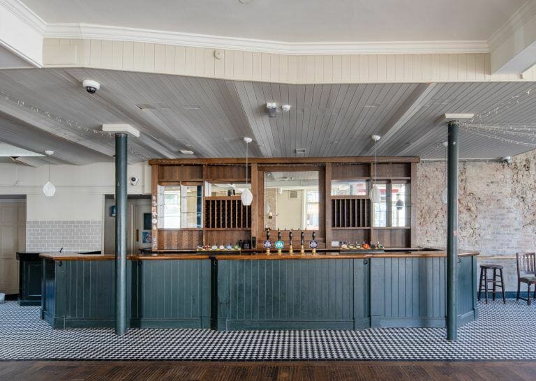 Empty Pub & Restaurant in Hammersmith image 9