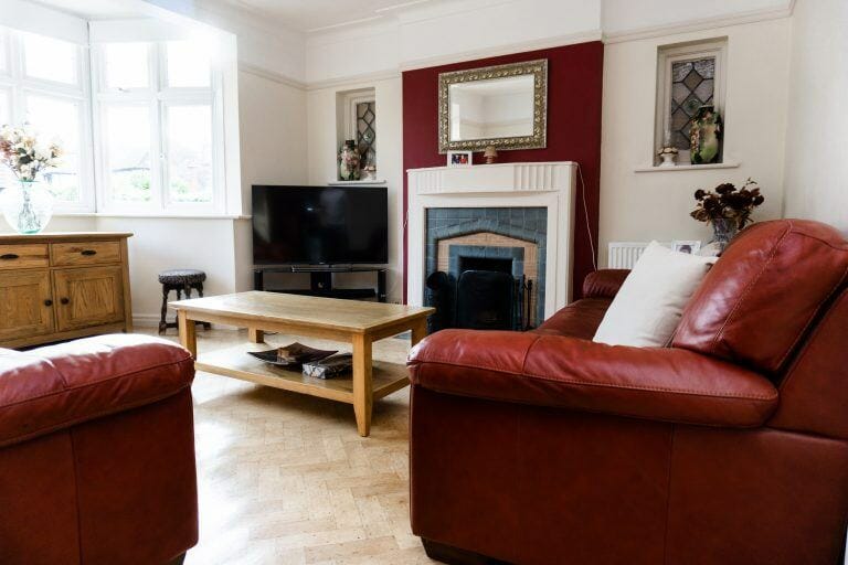 Detached Suburban Home image 3