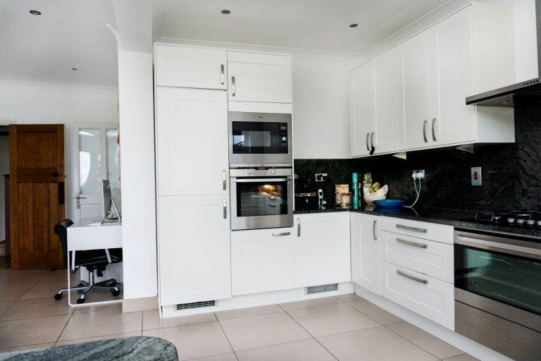 Detached Suburban Home image 25