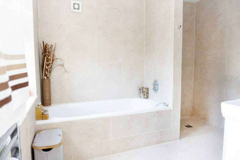 Detached Suburban Home image 34