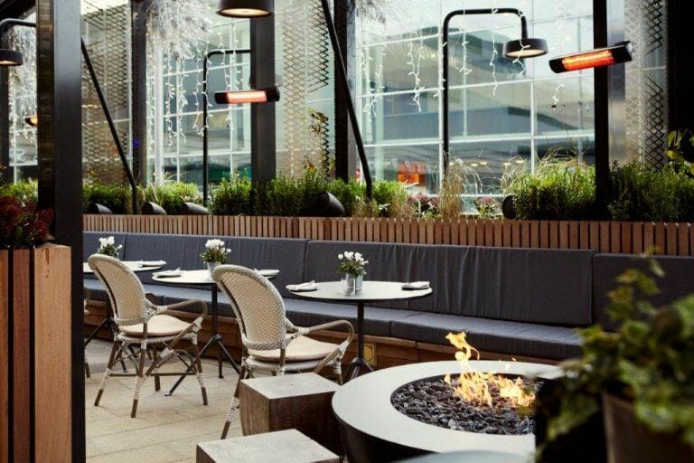 Vibrant Hotel with Rooftop Terraces image 4