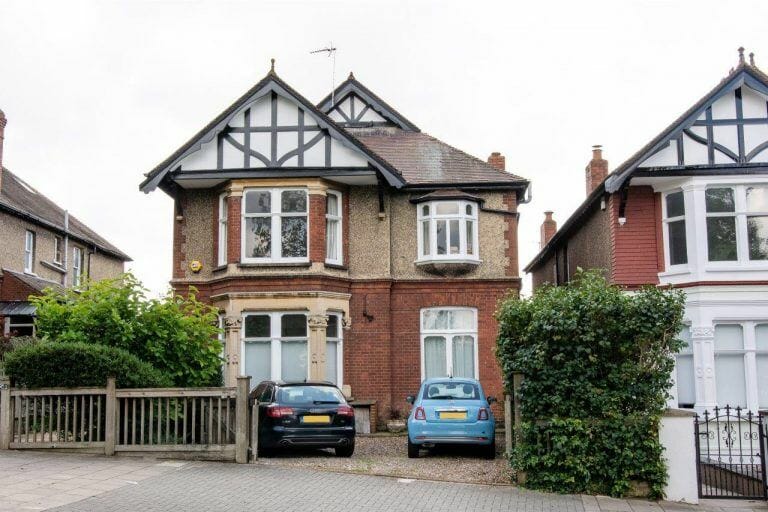 Large Detached House in Streatham image 1