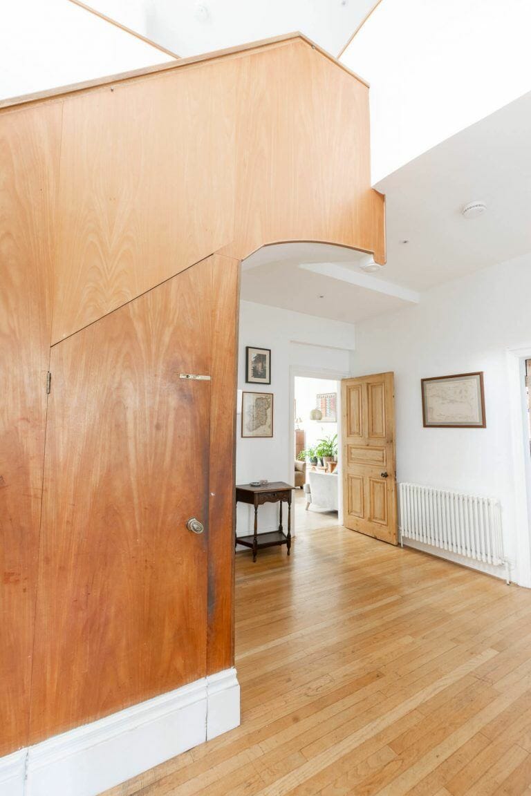 Large Detached House in Streatham image 5