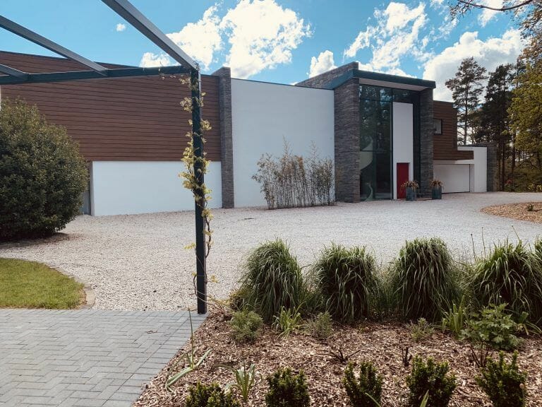 Surrey Hills Modern Home with Poolhouse image 7