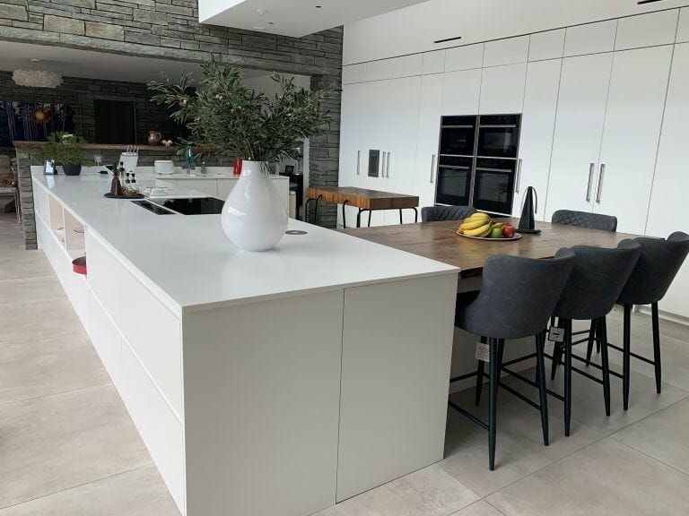 Surrey Hills Modern Home with Poolhouse image 20