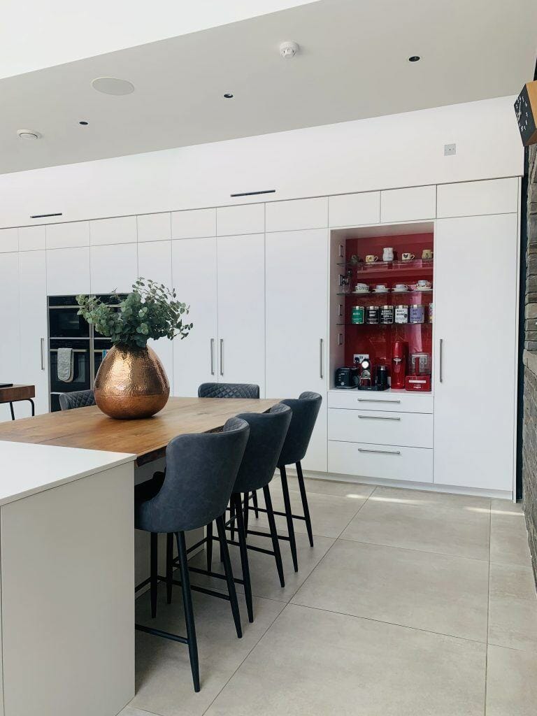 Surrey Hills Modern Home with Poolhouse image 28