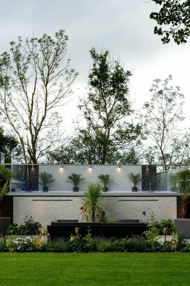 Modern Family House in Caversham image 6