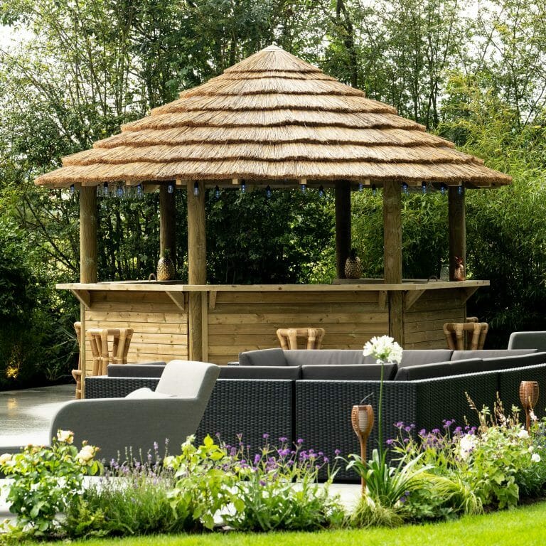 Modern Family House in Caversham image 11