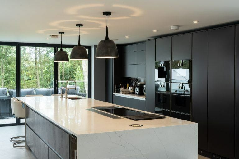 Modern Family House in Caversham image 12