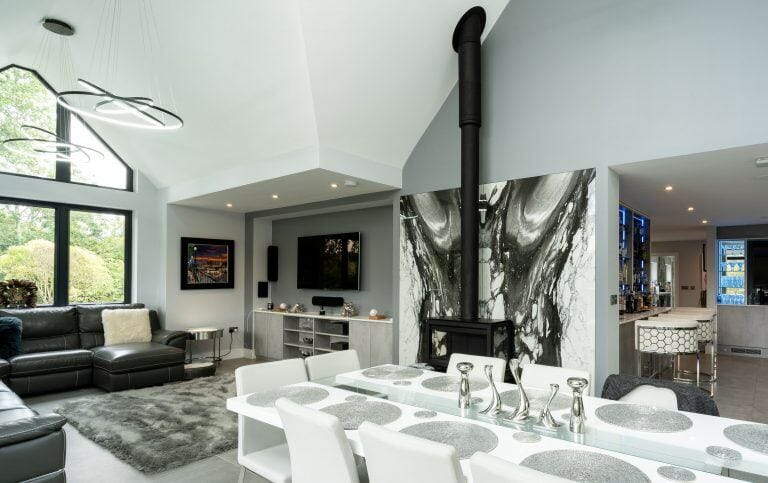 Modern Family House in Caversham image 13
