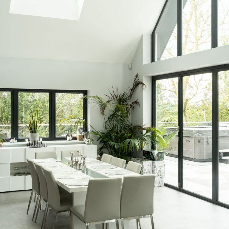 Modern Family House in Caversham image 14