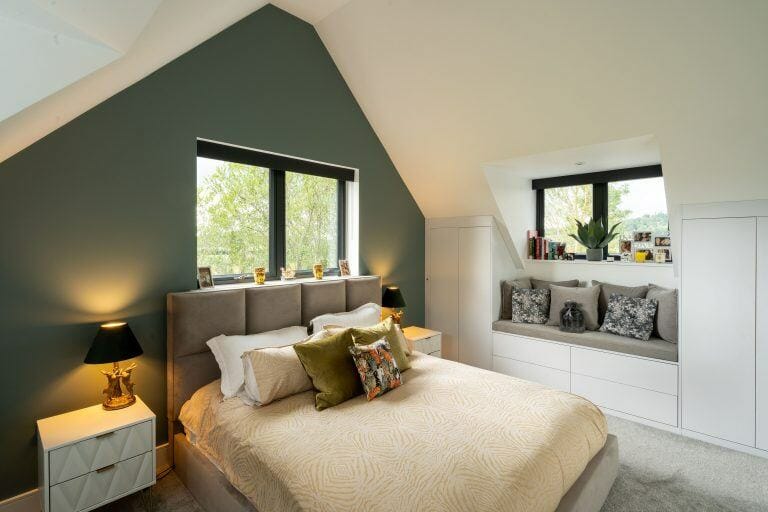 Modern Family House in Caversham image 24