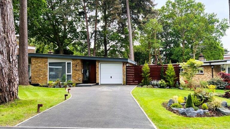 American Style 60’s Bungalow image 1