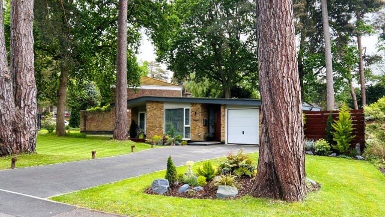 American Style 60’s Bungalow image 2