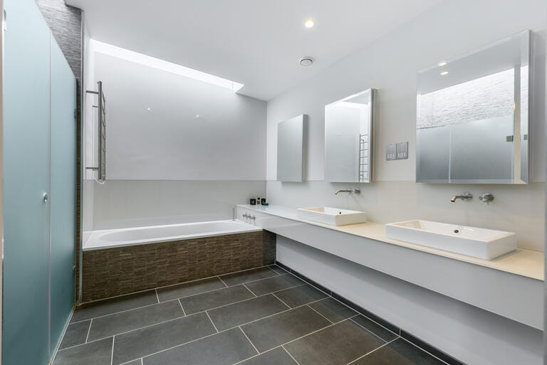 Californian Style in Surrey image 74