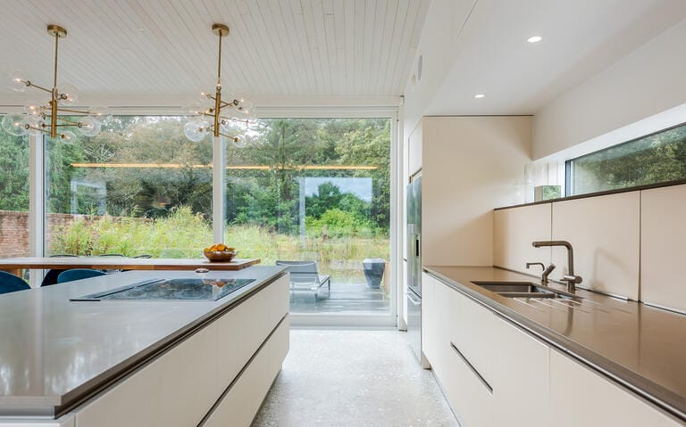 Californian Style in Surrey image 30