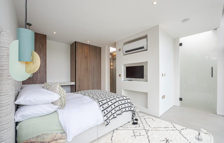 Californian Style in Surrey image 65