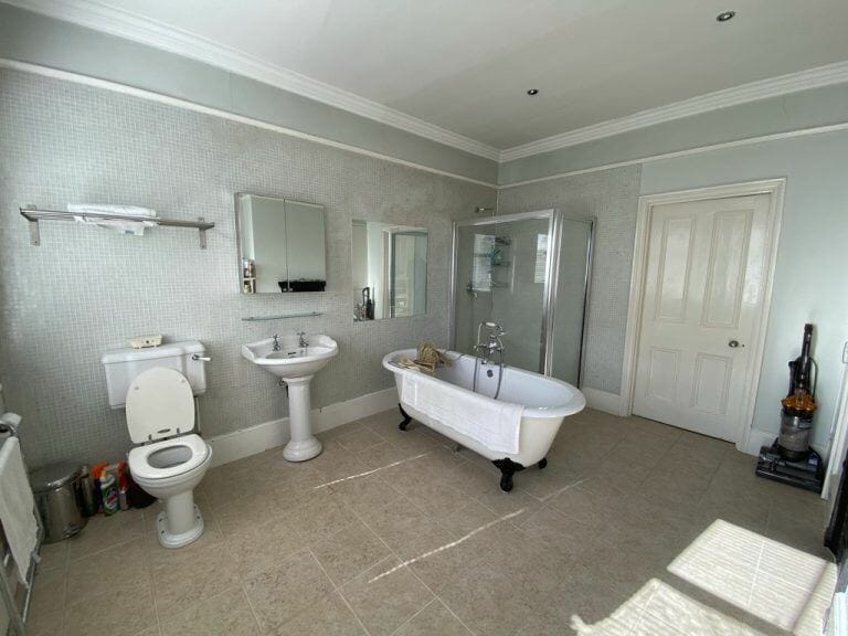Spacious Family Home image 23