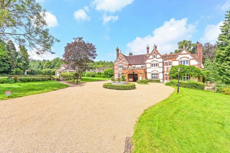 Georgian Surrey Mansion image 10