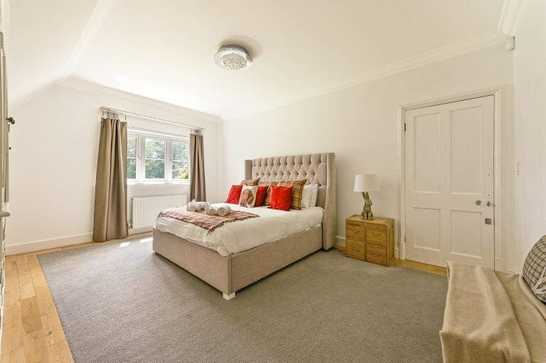 Georgian Surrey Mansion image 18