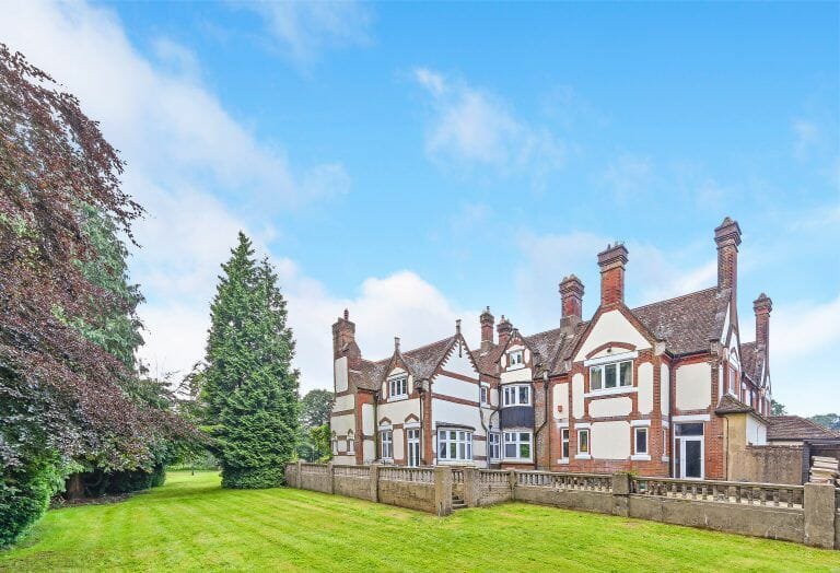 Georgian Surrey Mansion image 2