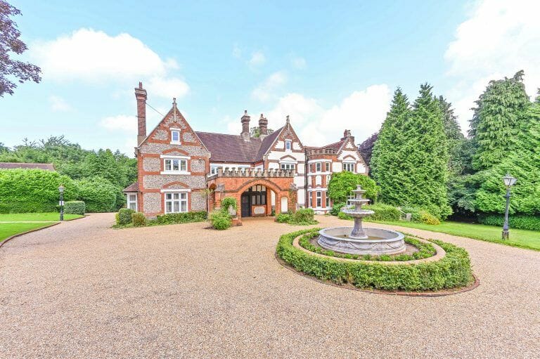 Georgian Surrey Mansion image 3