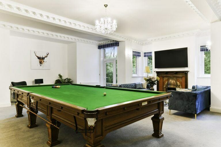 Georgian Surrey Mansion image 14