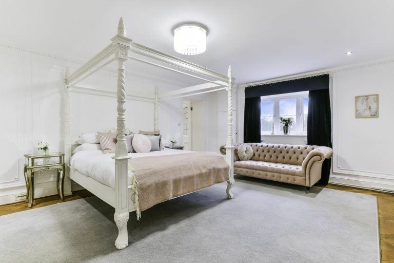 Georgian Surrey Mansion image 21