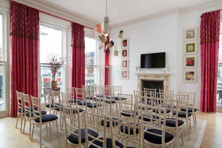 Glamorous Kensington Hotel image 5