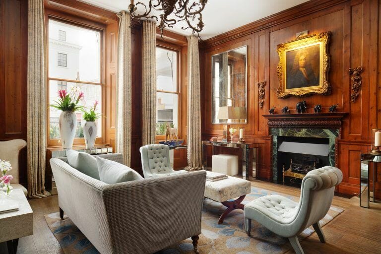 Glamorous Kensington Hotel image 2