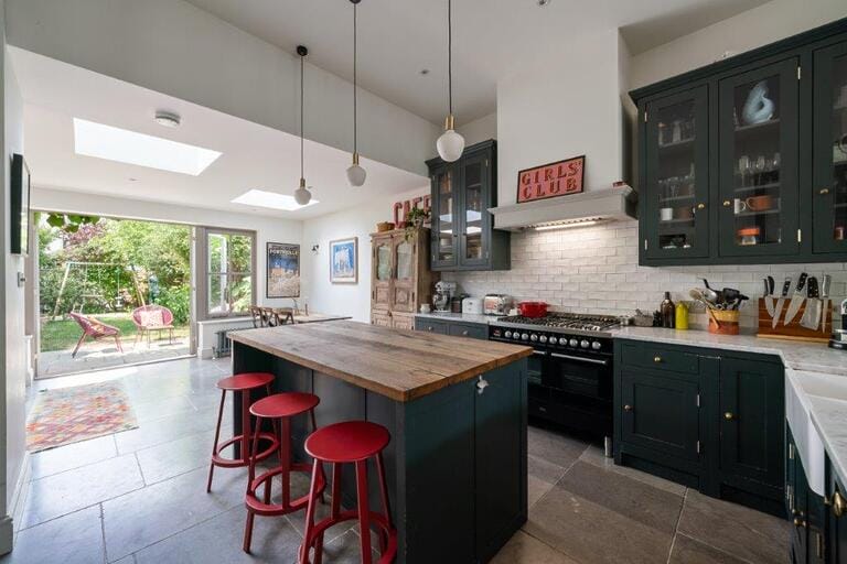 Liddell Gardens Family Home image 7