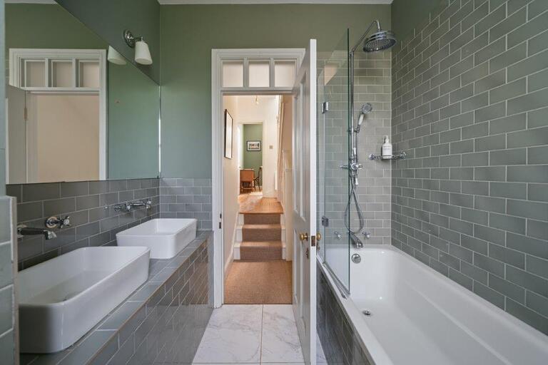 Liddell Gardens Family Home image 24
