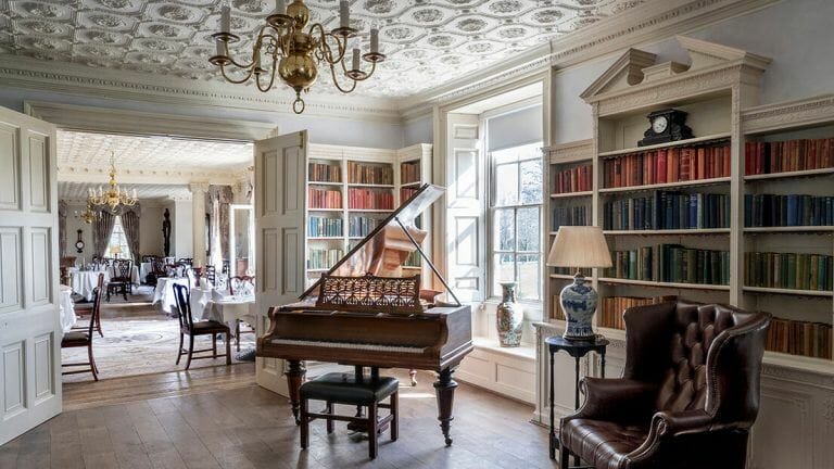 Beautiful Regal Queen Anne mansion image 17