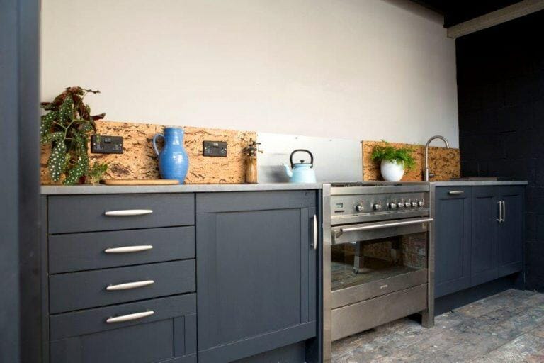 Hackney Warehouse image 22