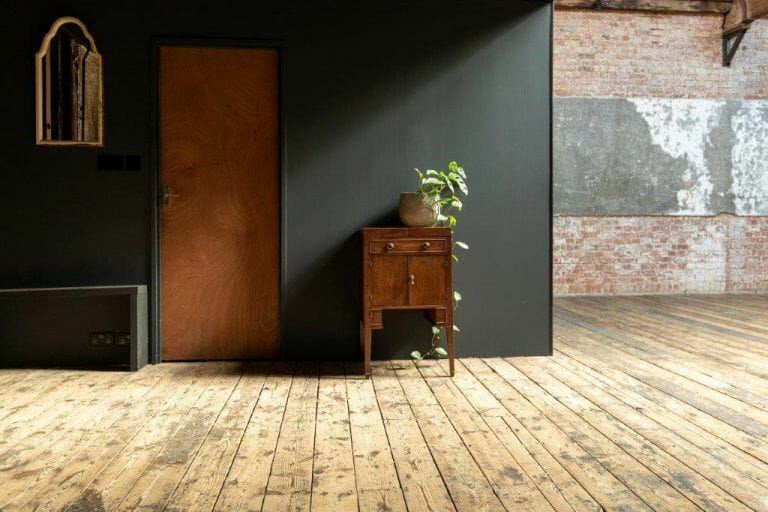 Hackney Warehouse image 9