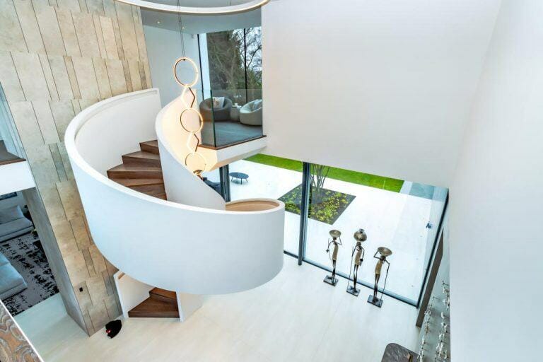 Contemporary Mansion House image 6