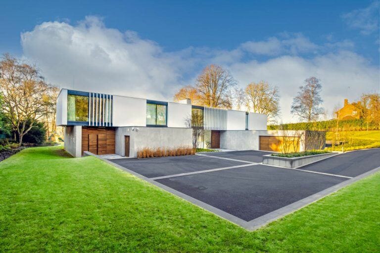 Contemporary Mansion House image 1