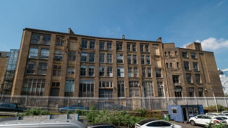 Textile Factory / Warehouse / Offices image 1