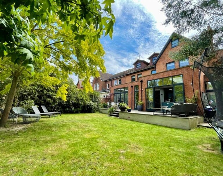Family Home in Aldersbrook image 14