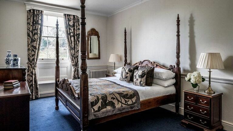 Beautiful Regal Queen Anne mansion image 9