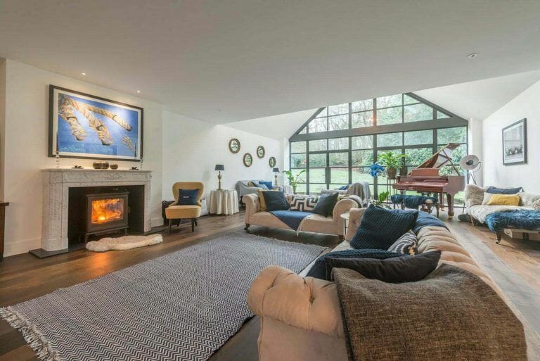 American Style Open Plan Contemporary Home image 3