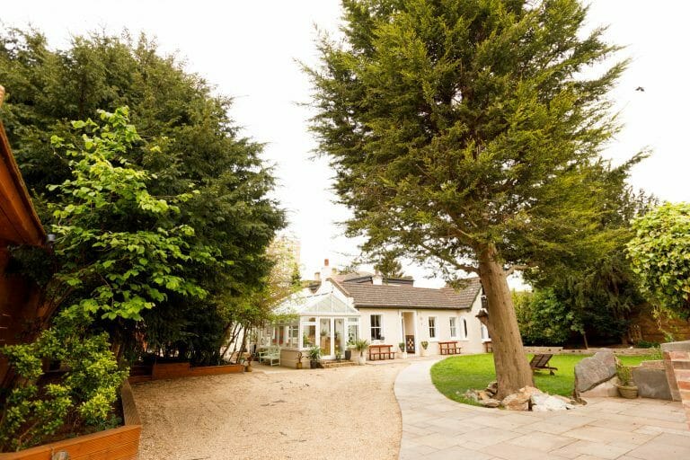 North London Bungalow image 1