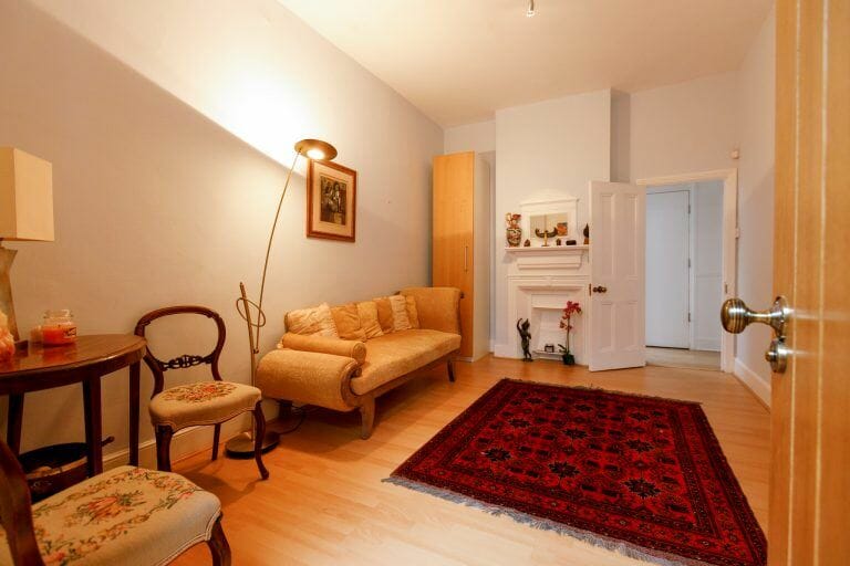 North London Bungalow image 10
