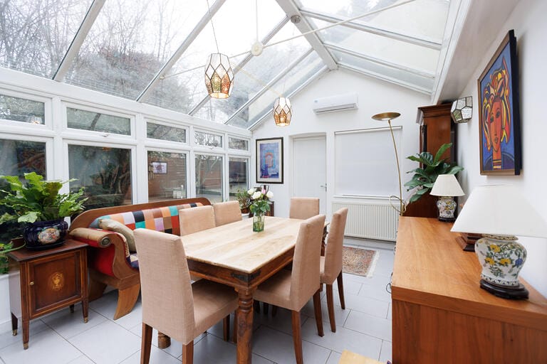 North London Bungalow image 19